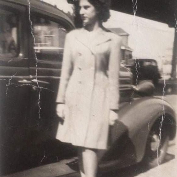 Meet your Posher, Deanna - Picture 1 of 1